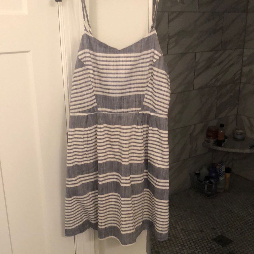 Size medium linen Old Navy dress